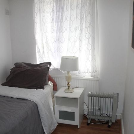 Grey Double Bedroom Лондон Екстер'єр фото