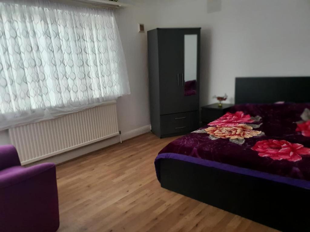 Grey Double Bedroom Лондон Екстер'єр фото